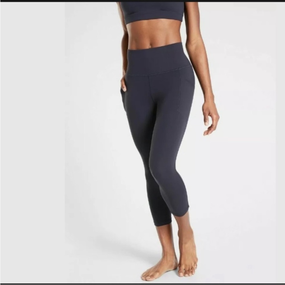ATHLETA Salutation Stash Pocket II Capri Tight NWT